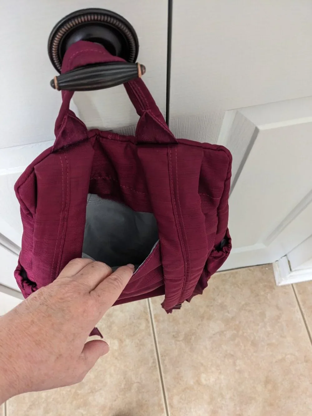 N/A burgundy wine